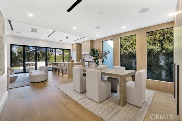 Detail Gallery Image 9 of 63 For 11107 Kling St, North Hollywood,  CA 91602 - 4 Beds | 4 Baths