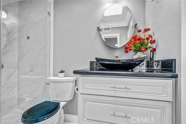 5927 E Creekside Avenue, Orange CA: https://media.crmls.org/medias/24488d4c-b9b1-4dd5-925c-4f46f909513e.jpg