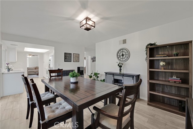 Detail Gallery Image 8 of 40 For 23706 Mill Valley Rd, Valencia,  CA 91355 - 5 Beds | 2/1 Baths