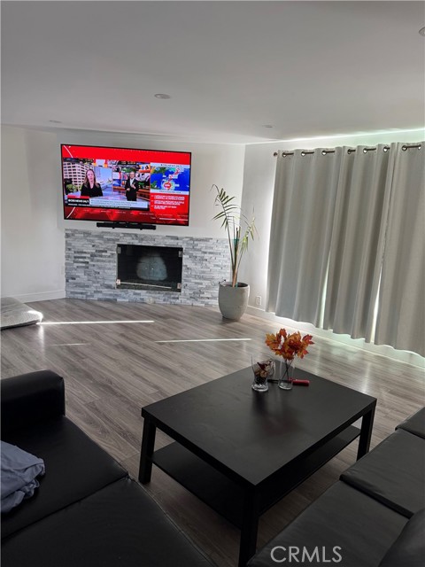 Detail Gallery Image 7 of 8 For 7862 Mary Ellen, North Hollywood,  CA 91605 - 3 Beds | 2 Baths