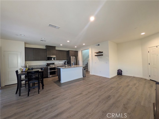 Detail Gallery Image 6 of 24 For 12886 Greenstone Way, Moreno Valley,  CA 92555 - 4 Beds | 2/1 Baths