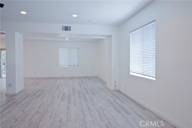 6163 S Hills Way, Fontana CA: https://media.crmls.org/medias/244adb51-7a26-48bb-9f43-fb23dc228dfd.jpg