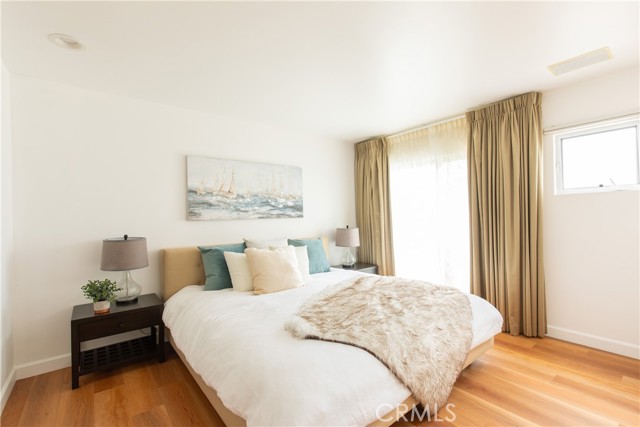 Detail Gallery Image 20 of 38 For 1139 Harvard St #B,  Santa Monica,  CA 90403 - 3 Beds | 2/1 Baths