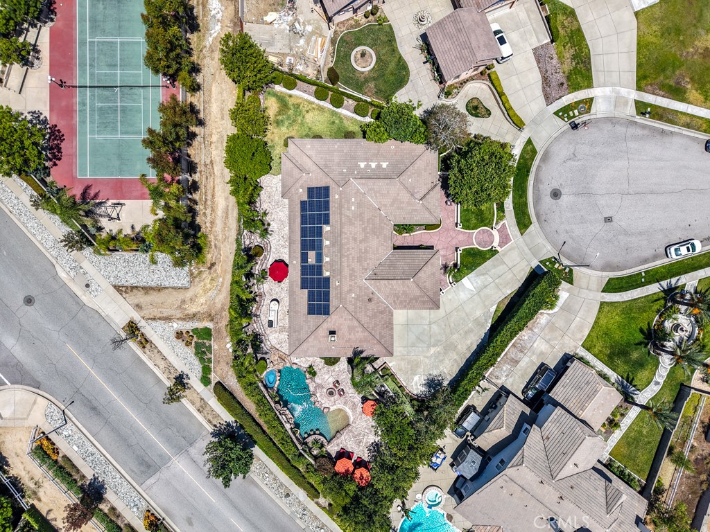 https://media.crmls.org/medias/244b9b56-fb53-4189-acb5-ce6f53639861.jpg?preset=X-Large