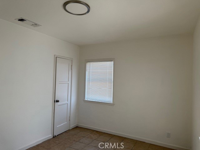 520 Mount Vernon Avenue, Barstow CA: https://media.crmls.org/medias/244be1e1-ed23-4da1-a77e-2b8f0a5f38b4.jpg