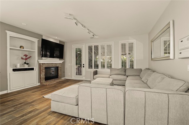 Detail Gallery Image 8 of 44 For 964 Corto, Simi Valley,  CA 93065 - 4 Beds | 3 Baths