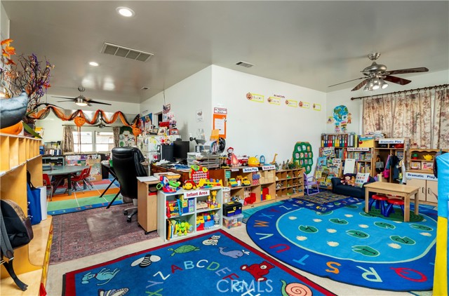 Detail Gallery Image 8 of 62 For 16040 Parthenia, North Hills,  CA 91343 - 2 Beds | 1/1 Baths