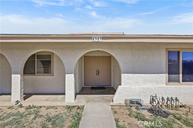 4949 California Avenue, Norco CA: https://media.crmls.org/medias/244d2744-a15a-4d98-8bb2-340eb68d679c.jpg