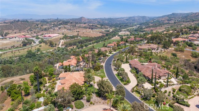 31396 Lake Vista Circle, Bonsall CA: https://media.crmls.org/medias/244d51bb-5a16-49c3-9e72-75765035a44c.jpg
