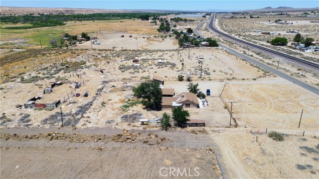 22731 Bryman Road, Oro Grande CA: https://media.crmls.org/medias/244df434-c042-42b5-ae90-26d9f8e42d7e.jpg