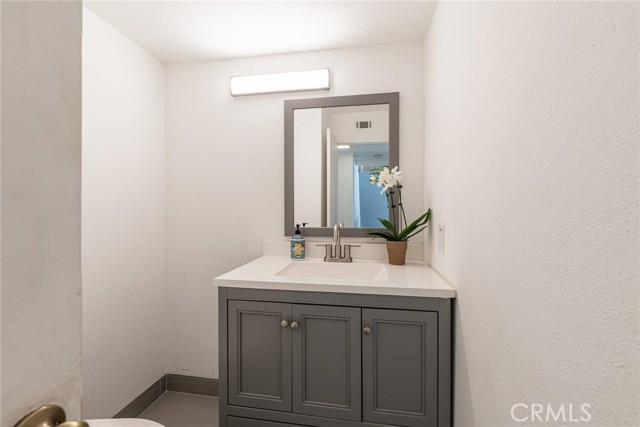 Detail Gallery Image 15 of 30 For 1546 Holly Ct, Thousand Oaks,  CA 91360 - 3 Beds | 2/1 Baths