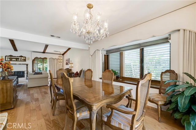 Detail Gallery Image 8 of 37 For 19933 Hiawatha St, Chatsworth,  CA 91311 - 5 Beds | 2/1 Baths