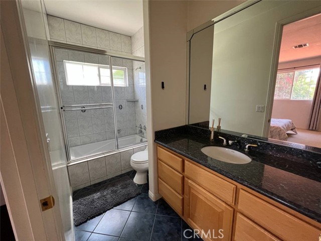 4751 Haskell Avenue, Encino CA: https://media.crmls.org/medias/2450cce9-24be-464b-8b8b-fa3ce85e0fd7.jpg