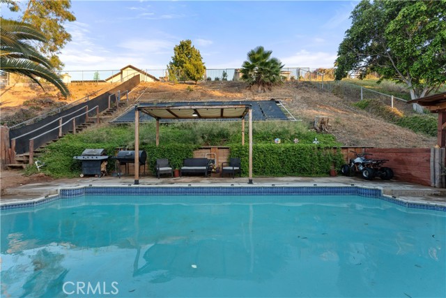 7726 Whitney Drive, Jurupa Valley CA: https://media.crmls.org/medias/2451f974-eb12-4e98-962b-f03854401eb7.jpg