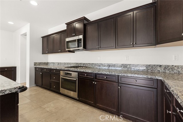 Detail Gallery Image 10 of 32 For 34852 Silversprings, Murrieta,  CA 92563 - 4 Beds | 3/1 Baths