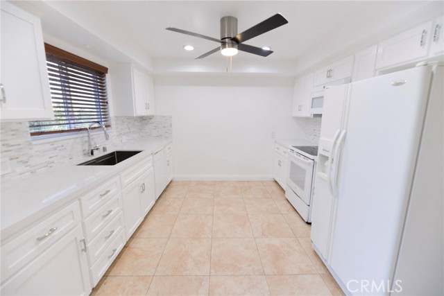 Detail Gallery Image 4 of 28 For 251 Avenida Madrid #1,  San Clemente,  CA 92672 - 2 Beds | 2 Baths