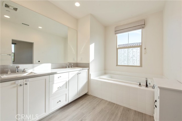 Detail Gallery Image 18 of 26 For 74 Parkwood, Irvine,  CA 92620 - 4 Beds | 3 Baths