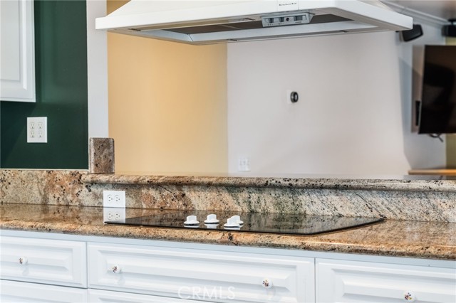 Detail Gallery Image 19 of 52 For 178 N Monterey Rd, Orange,  CA 92866 - 4 Beds | 4 Baths