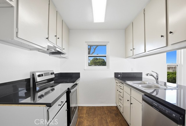 Detail Gallery Image 10 of 28 For 2242 Miramar Walk, Oxnard,  CA 93035 - 3 Beds | 2 Baths