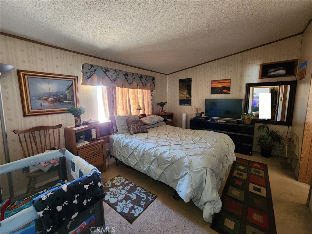 https://media.crmls.org/medias/245342dc-afb6-4efc-8c14-04d30b926864.jpg?preset=X-Large