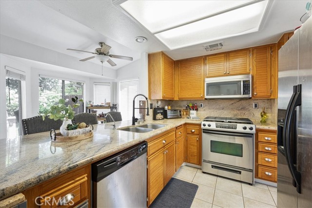 Detail Gallery Image 13 of 31 For 43444 Avenida Miraflores, Hemet,  CA 92544 - 3 Beds | 2 Baths