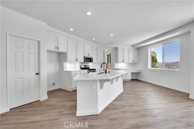 Detail Gallery Image 21 of 58 For 29 Villa Valtelena, Lake Elsinore,  CA 92532 - 4 Beds | 3 Baths