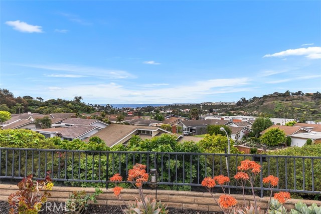 625 Calle Miguel, San Clemente CA: https://media.crmls.org/medias/2454a213-d6c7-4125-a419-9e9f347ebf3f.jpg