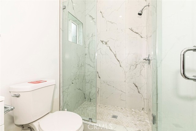 Detail Gallery Image 11 of 15 For 741 E Doran St #B,  Glendale,  CA 91206 - 2 Beds | 1 Baths