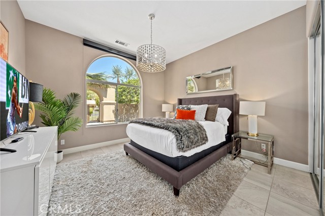 56720 Jack Nicklaus Boulevard, La Quinta CA: https://media.crmls.org/medias/2454aa52-5e7b-4ff4-bed7-46a24faea6e4.jpg