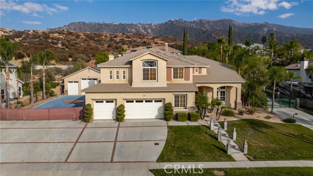 Detail Gallery Image 6 of 21 For 13581 Canyon Crest Rd, Yucaipa,  CA 92399 - 6 Beds | 4 Baths