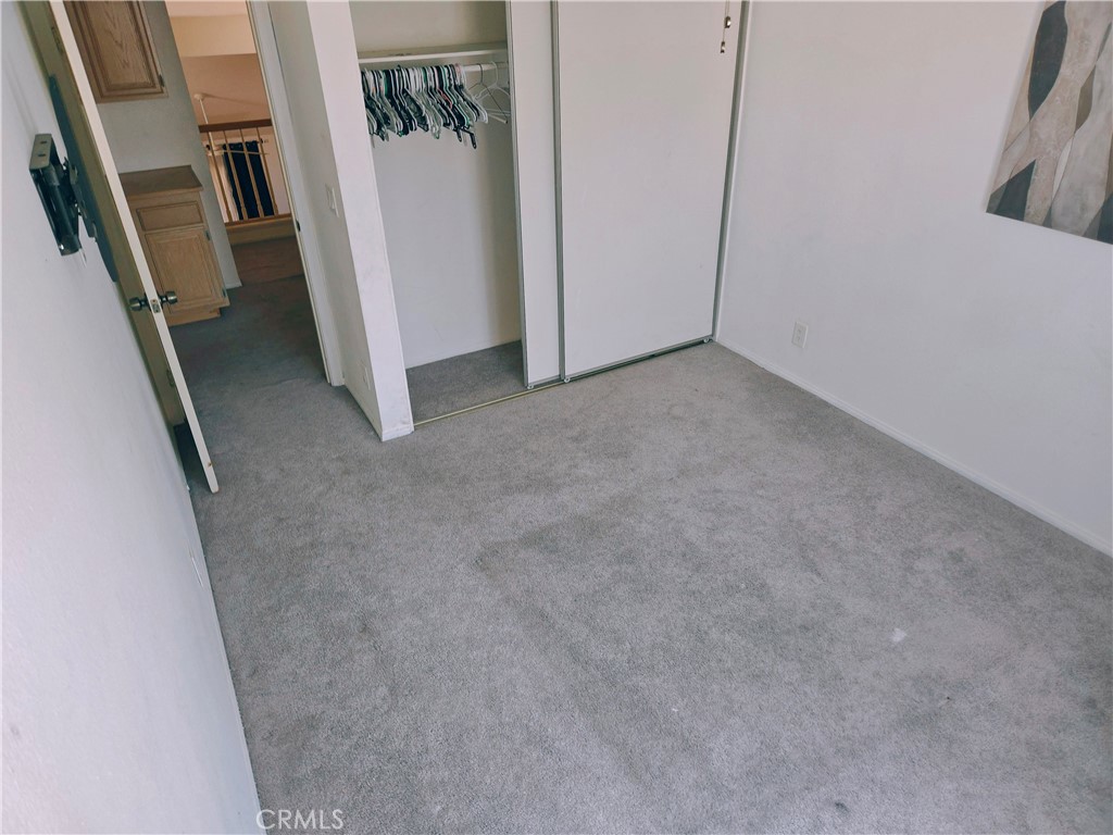 https://media.crmls.org/medias/24558359-bcd0-4655-958f-7b0129ca408a.jpg?preset=X-Large