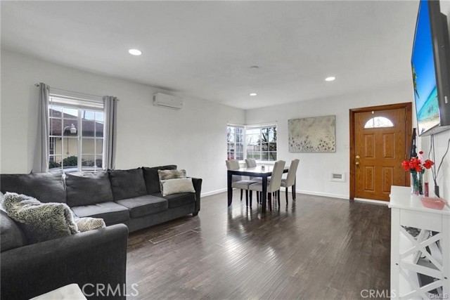 Detail Gallery Image 11 of 19 For 1303 1305 E Kingsley Ave, Pomona,  CA 91767 - 4 Beds | 2 Baths