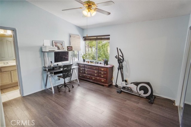 Detail Gallery Image 22 of 34 For 29304 Begonias Ln, Canyon Country,  CA 91387 - 4 Beds | 3 Baths
