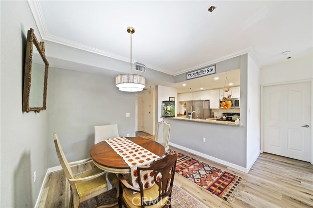 Detail Gallery Image 3 of 22 For 838 Pine Ave #211,  Long Beach,  CA 90813 - 2 Beds | 2 Baths