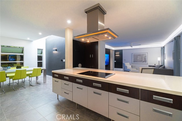 541 1st Street, Manhattan Beach, California 90266, 2 Bedrooms Bedrooms, ,2 BathroomsBathrooms,Residential,Sold,1st,SB23123581