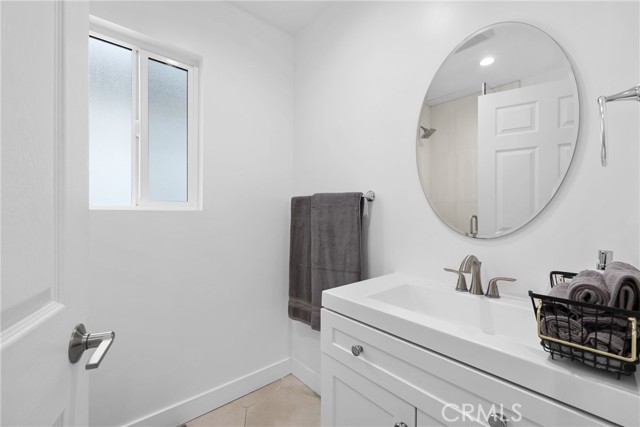 18017 Collins Street, Encino CA: https://media.crmls.org/medias/2457f6fc-843f-4231-bfd3-71aab9b09542.jpg