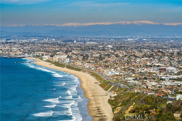Detail Gallery Image 44 of 47 For 522 Avenue F, Redondo Beach,  CA 90277 - 5 Beds | 3 Baths