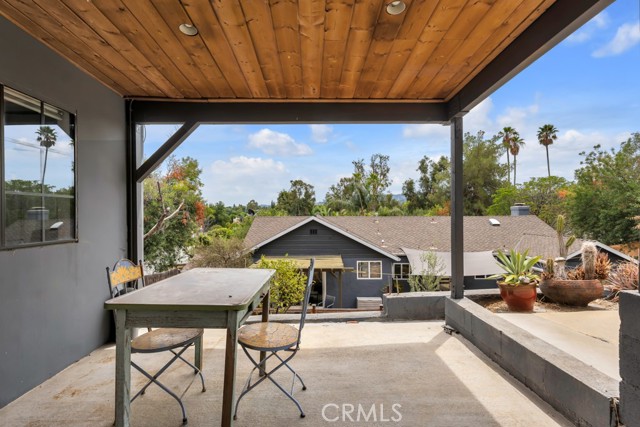 Detail Gallery Image 24 of 29 For 19419 Oxnard St, Tarzana,  CA 91356 - 4 Beds | 4 Baths