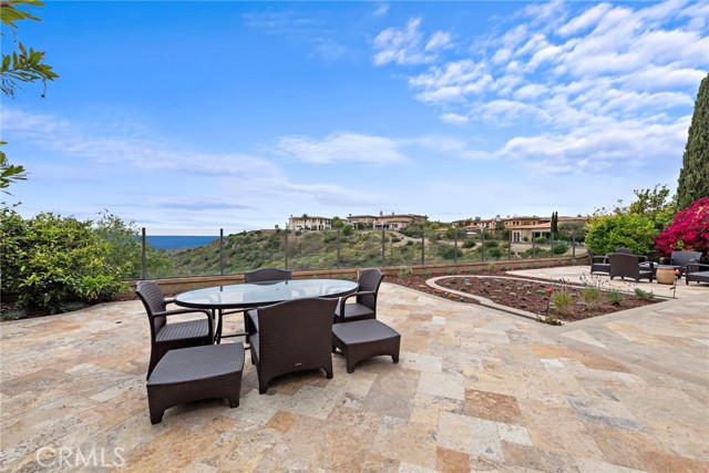 27 Pacific Mist, Newport Coast CA: https://media.crmls.org/medias/24589684-ee9d-4309-a97d-3d52a69f0382.jpg