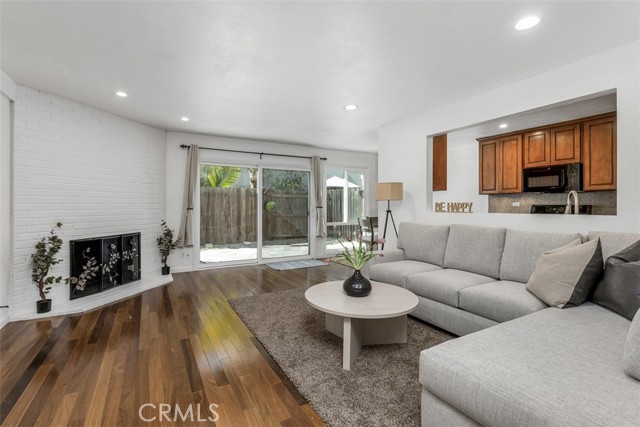 Detail Gallery Image 7 of 36 For 1741 Tustin Ave #17C,  Costa Mesa,  CA 92627 - 3 Beds | 2 Baths