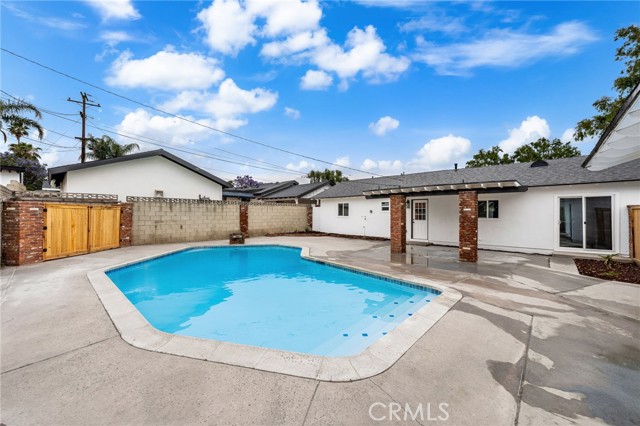 1905 Davis Street, Corona CA: https://media.crmls.org/medias/2459dc5c-73b8-4a42-adbd-26c93c793dc9.jpg
