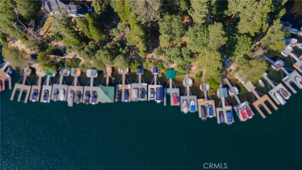 https://media.crmls.org/medias/2459f151-8aa4-4a56-ba69-11601a324273.jpg?preset=X-Large