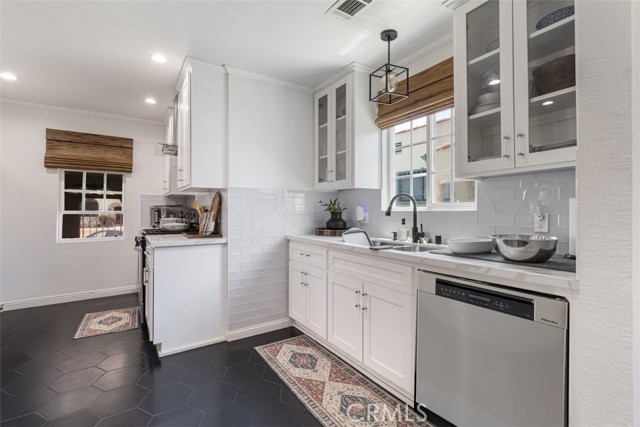 Detail Gallery Image 16 of 21 For 7519 La Salle Ave, Los Angeles,  CA 90047 - – Beds | – Baths