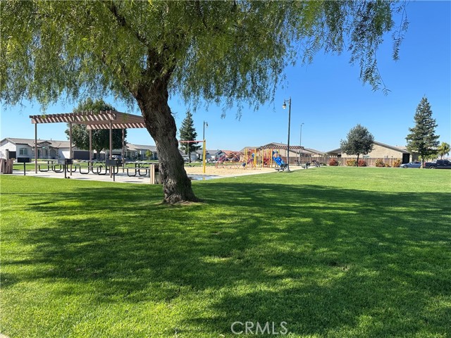 Detail Gallery Image 21 of 23 For 1611 Brea St, Bakersfield,  CA 93307 - 3 Beds | 2 Baths