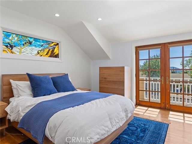 Detail Gallery Image 30 of 72 For 1012 N Sunset Canyon Dr, Burbank,  CA 91504 - 3 Beds | 2 Baths