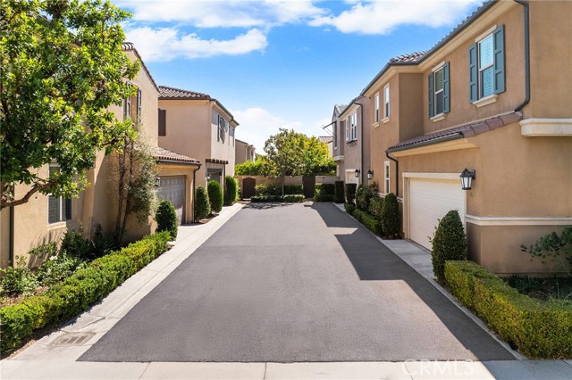 78 Keepsake, Irvine CA: https://media.crmls.org/medias/245dd54e-e79c-4bd6-8cf2-eebff14e96d9.jpg