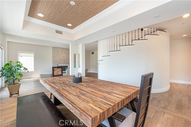 Detail Gallery Image 11 of 42 For 6432 Weidlake Dr, Los Angeles,  CA 90068 - 4 Beds | 3/1 Baths