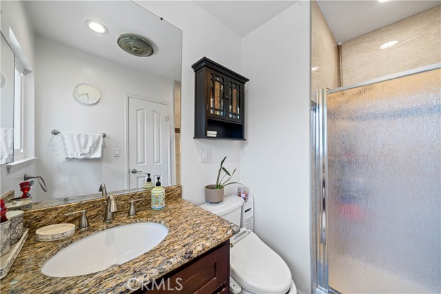 Detail Gallery Image 10 of 31 For 17431 Minnehaha St, Granada Hills,  CA 91344 - 5 Beds | 3 Baths