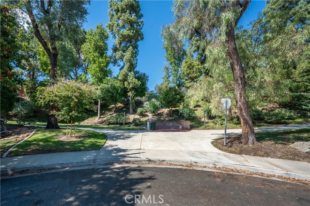 Detail Gallery Image 33 of 40 For 25451 via Macarena, Valencia,  CA 91355 - 5 Beds | 3 Baths