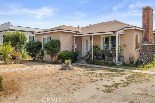 8054 Rhodes Avenue, North Hollywood CA: https://media.crmls.org/medias/245f7cd4-0f43-4994-9102-54a8bf8bf118.jpg